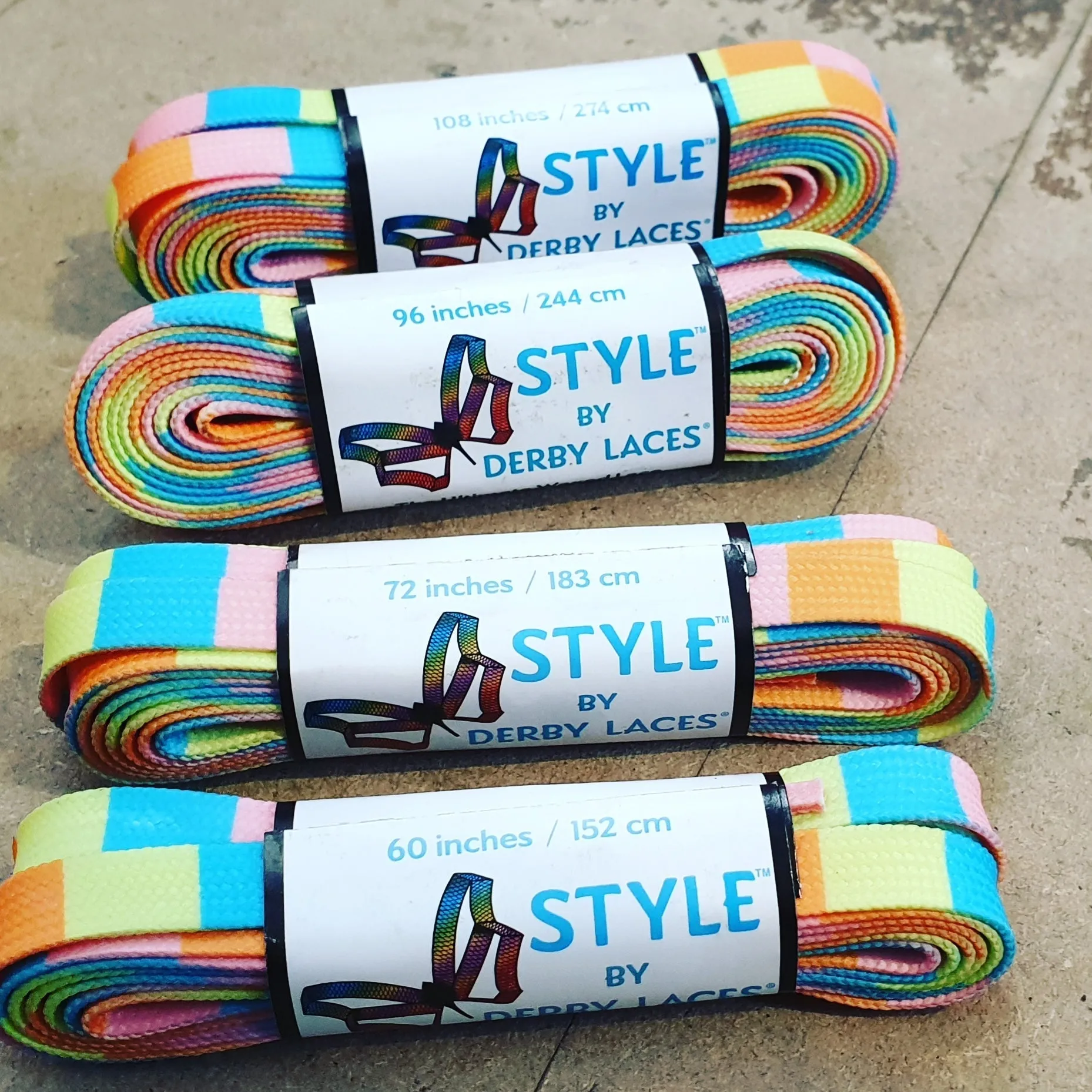 108''/274cm STYLE PATTERNED Waxed Derby Laces