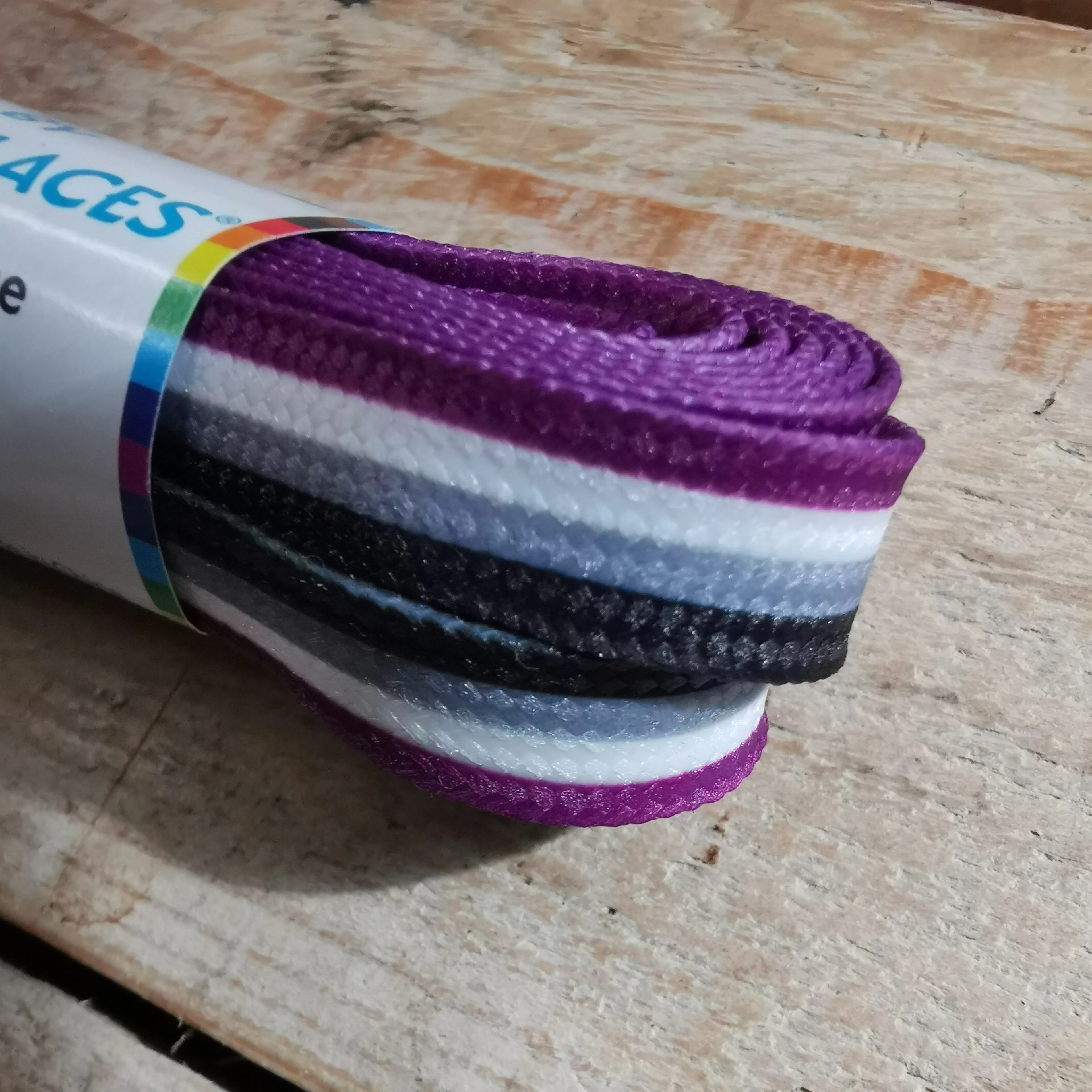 108''/274cm STYLE PATTERNED Waxed Derby Laces