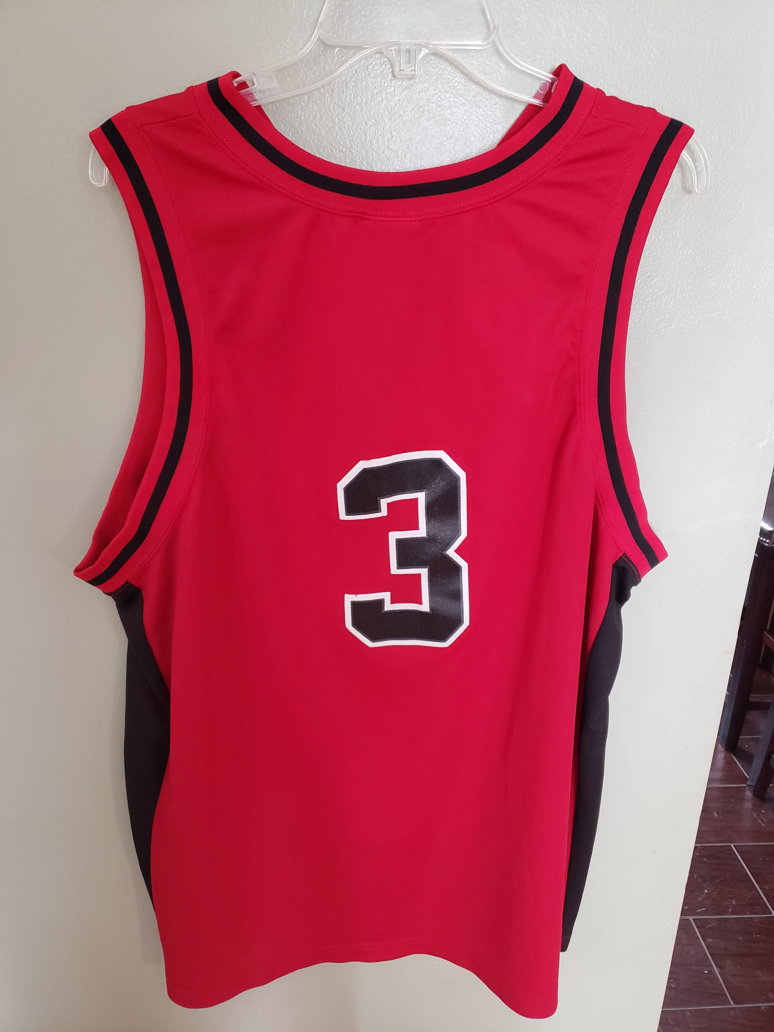 MARYLAND TERRAPINS BASKETBALL JERSEY SIZE XL FOOT LOCKER